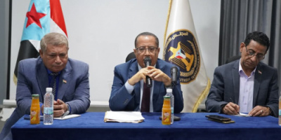 الخُبجي يشيد بدور المتقاعدين العسكريين ويؤكد أهمية التواصل السياسي وتعزيز الوحدة الجنوبية