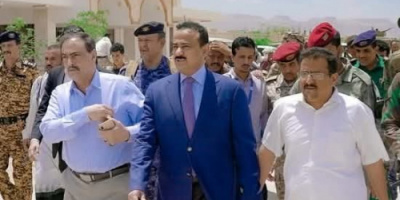 وزير النقل يوجه الهيئة العامة للطيران والخطوط اليمنية بتسيير رحلات إلى مطار عتق الدولي