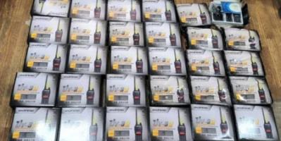 جمارك عدن تضبط 62 جهازا لاسلكياً مهرباً بشحنة تجارية