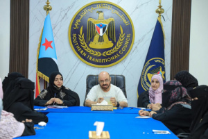 الأمانة العامة تنظم محاضرة توعوية حول "تعزيز وعي المرأة العاملة بالحقوق والواجبات"