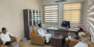 نائب رئيس تنفيذية المهرة يزور مكتب الخدمة المدنية بالمحافظة