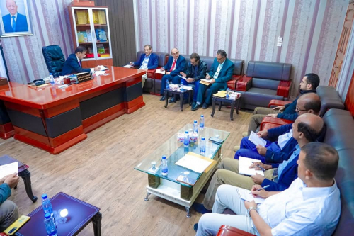 برئاسة المحافظ بن الوزير.. إرساء مناقصة كلية الطب وخمسة مشاريع أخرى على الجهات المنفذة برئاسة المحافظ بن الوزير.. إرساء مناقصة كلية الطب وخمسة مشاريع أخرى على الجهات المنفذة