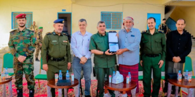 مدير الأمن والشرطة بساحل حضرموت يكرم رئيس تنفيذية إنتقالي غيل باوزير