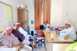 اللجنة المحلية بمركز الواسطة بـ انتقالي تريم تتفقد سير العملية التعليمية في مدرسة الواسطة للبنين