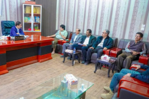 محافظ شبوة يرأس اجتماع لجنة الخدمات ويوجه بسرعة إزالة العشوائيات