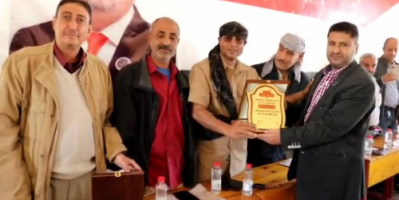 مدير عام الشعيب الجعفري يكرم المدير السابق "العدي" نظير جهوده وتفانيه في خدمة المديرية