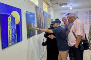 مدير عام صيرة يفتتح معرض "أطلق فنك" لتعزيز السلام والتماسك المجتمعي