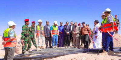 محافظ شبوة يدشن المحطات التحويلية لمشروع الطاقة الشمسية