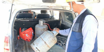 شرطة السير بالشحر تدشن حملة تفتيشية لضبط المركبات المحولة للغاز بطرق عشوائية