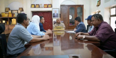 محافظ سقطرى يلتقي مدير عام الصندوق الاجتماعي للتنمية فرع المكلا