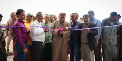 محافظ سقطرى يفتتح مشروع المخيم البيئي في محمية روش البحرية