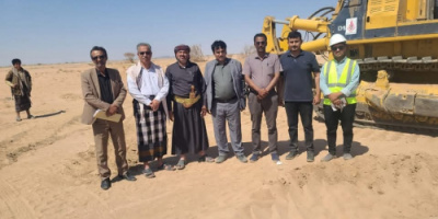 شركة الوحدة تتسلم موقع مشروع إنشاء كلية الطب البشري بجامعة شبوة وتدشن العمل بالمشروع
