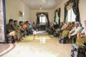 قائد المنطقة العسكرية الثانية يقدم واجب العزاء لأسرة وذوي الفقيد العميد الركن "بن الشيخ أبوبكر" بمديرية ساه