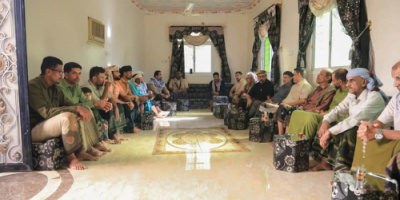 قائد المنطقة العسكرية الثانية يقدم واجب العزاء لأسرة وذوي الفقيد العميد الركن "بن الشيخ أبوبكر" بمديرية ساه