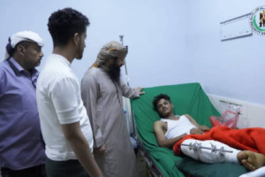 العميد الوالي يطمئن على جرحى الحزام الامني المرقدين في أحد مستشفيات العاصمة عدن