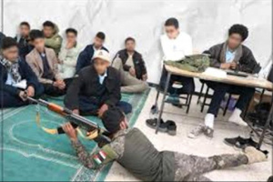 تعز.. مقتل طالبين وجرح ثلاثة في مناورة حوثية بالذخيرة الحية