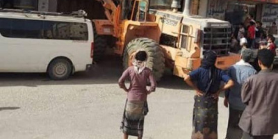 لجنة الخدمات في شبوة تواصل إزالة البسطات العشوائية