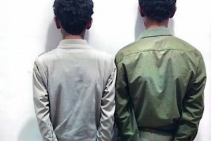 قوات دفاع شبوة تلقي القبض على ثلاثة أشخاص وبحوزتهم كمية من مادة الشبو في مدخل مدينة عتق