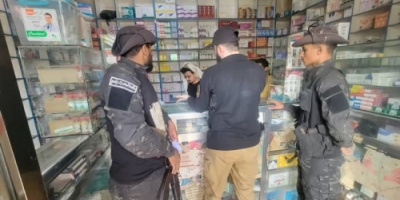 إدارة مكافحة المخدرات في لحج تنفذ نزولًا ميدانيًا لتفقد آلية صرف الأدوية في الصيدليات