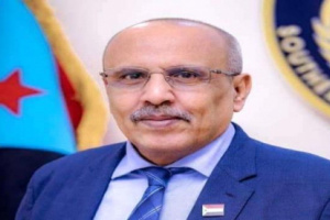 الكثيري يُعزَّي في وفاة الأديب الكبير صالح باعامر 