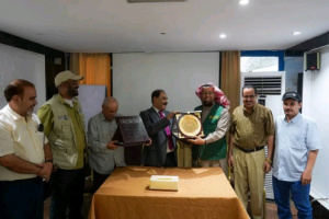 قيادة السلطة المحلية والانتقالي بالضالع يكرمان مدير مركز الملك سلمان فرع عدن 