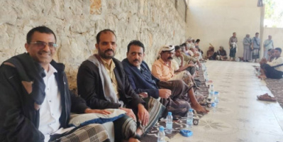 نائب رئيس انتقالي شبوة يؤدي واجب العزاء لأسرة الفقيد الدكتور طيار سالم العمري