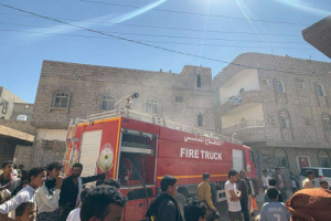 الدفاع المدني بشبوة ينجح في إخماد حريق في أحد المنازل السكنية بمدينة عتق