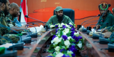 العميد الوالي يترأس اجتماعًا مع مدراء العلاقات العامة لقوات الحزام الأمني