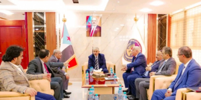 الرئيس الزُبيدي يرأس اجتماعًا لمناقشة أوضاع الكهرباء في العاصمة عدن خلال شهر رمضان