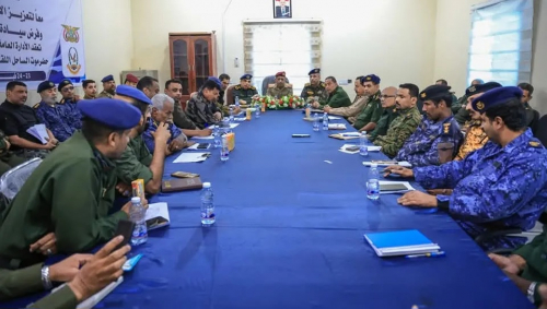 اللواء“بارجاش” يترأس الجلسة الختامية من اللقاء التشاوري السنوي للأمن في المكلا اللواء“بارجاش” يترأس الجلسة الختامية من اللقاء التشاوري السنوي للأمن في المكلا