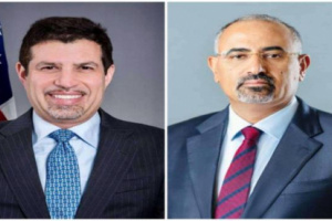 الرئيس الزُبيدي يناقش مع السفير الأمريكي مستجدات الأوضاع الاقتصادية والأمنية في بلادنا