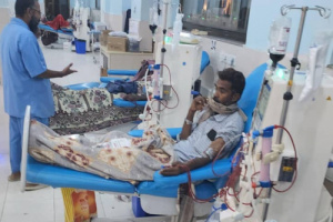 مياه المجاري تطفح في غرفة الغسيل الكلوي بمستشفى الجمهورية بعدن