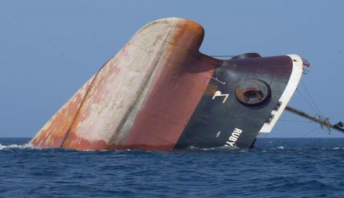 أخر التطورات بشأن السفينة “روبيمار”.. أين وصلت وحمولتها في البحر الأحمر