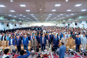 الرئيس الزُبيدي يعقد لقاءً بمختلف شرائح وفئات المجتمع الحضرمي
