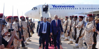 الرئيس الزُبيدي يصل إلى أرخبيل سقطرى