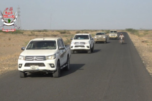 بتوجيهات اللواء المحرمي: قيادات من قوات العمالقة تقوم بزيارة عيدية للأبطال المرابطين في جبهات القتال