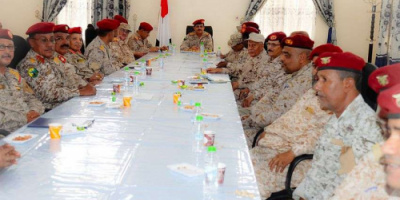 وزير الدفاع يستمع الى تقارير لجان المعايدة الميدانية