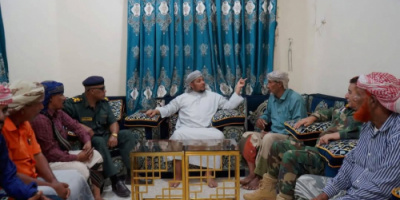 محافظ سقطرى يستقبل قيادة مجلس الاتحاد القبلي للشريط الساحلي الغربي بمناسبة عيد الفطر المبارك