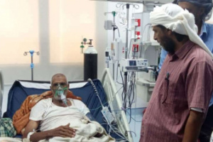 انتقالي سقطرى يطمئن على الحالة الصحية للشخصية الاجتماعية محمد طاهر