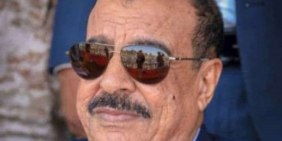 اللواء بن بريك يُعزّي السفير قاسم عسكر بوفاة شقيقه