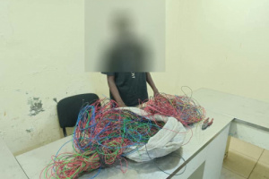 شرطة المنصورة تلقي القبض على متهم بسرقة أسلاك وكابلات كهربائية من منازل المواطنين