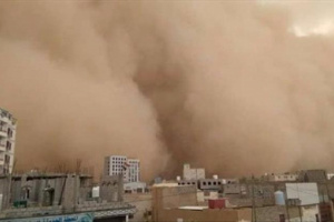 الإنذار المبكر بحضرموت يحذّر من موجة غبار خلال الساعات القادمة