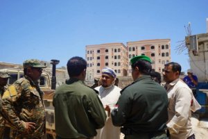 القوات الأمنية في سقطرى تنفذ حملة موسعة لمكافحة القات وتغلق 18 محلاً وتضبط 24 بائعاً