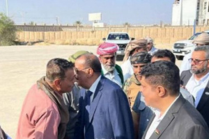 اللواء بن بريك يصل إلى المكلا قادما من أبوظبي