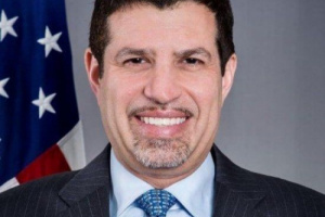 السفير الأمريكي يدعو للحفاظ على أمن حضرموت