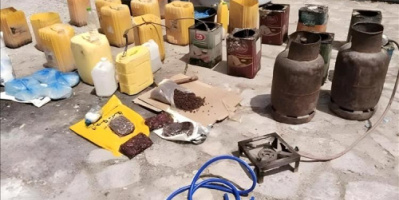حضرموت.. الأجهزة الأمنية تضبط معمل منزلي متكامل لتصنيع الخمور