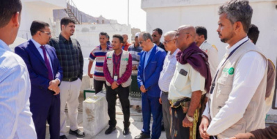 الأمين العام لمحلي حضرموت يدشّن مشروع الطاقة الشمسية بمستشفى المكلا للأمومة والطفولة