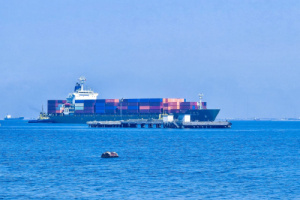 وصول باخرة تابعة لشركة CMA CGM الفرنسية إلى ميناء عدن 
