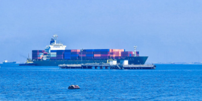 وصول باخرة تابعة لشركة CMA CGM الفرنسية إلى ميناء عدن 