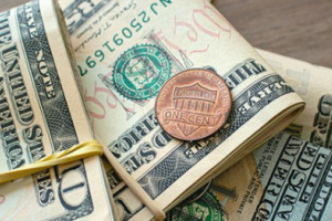 سعر الدولار في عدن وحضرموت اليوم الخميس 1 - 5 - 2025